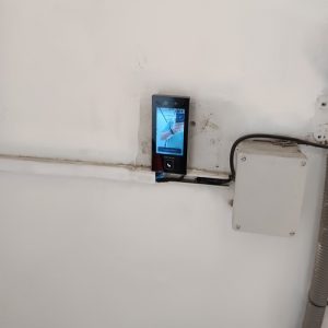Reloj de fichar instalado en Alcalá de Guadaira (Sevilla) Polígono La Red