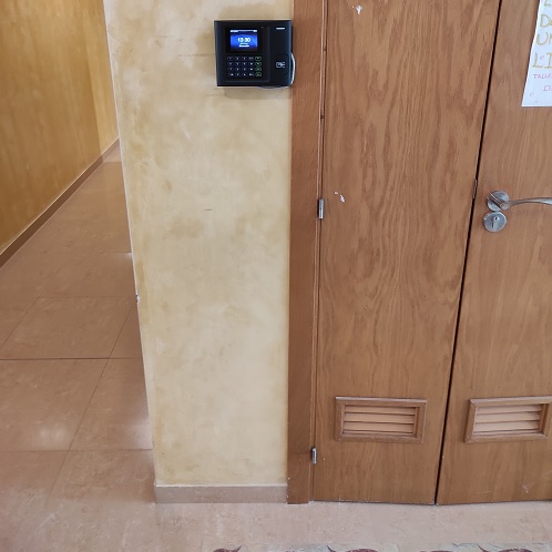 Control-de-presencia-Marismilla Reloj US20 con tarjeta RFID EM con software SymphonyWeb
